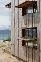 Whangapoua Sled House by Crosson Clarke Carnachan | Yellowtrace.