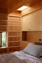 Whangapoua Sled House by Crosson Clarke Carnachan | Yellowtrace.