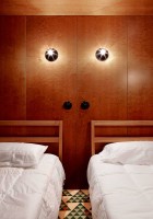 Carrer Avinyo Barcelona Apartment by￼ David Kohn Architects | Yellowtrace