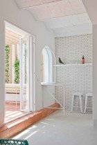 Refurbished Holiday Apartment by Colombo and Serboli Architecture | Yellowtrace