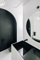 Black & White Apartment in Moscow by Crosby Studios | Yellowtrace