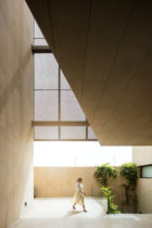 Three Gardens House in Kuwait by AGi architects | Yellowtrace