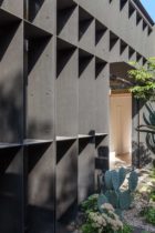Baffle House by Clare Cousins Architects | Yellowtrace