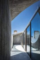 House in Estrela, Lisboa, Portugal by Aires Mateus | Yellowtrace