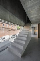 House in Estrela, Lisboa, Portugal by Aires Mateus | Yellowtrace