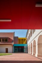 Primary School Vresovice by Public Atelier and Fuuze, Education Interiors, Photo BoysPlayNice | Yellowtrace