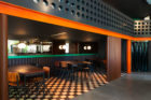 Un Studio, La Raffinerie Modernist Beer Bar in Lyon, Photo Aurelien Aumond | Yellowtrace