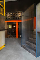 Un Studio, La Raffinerie Modernist Beer Bar in Lyon, Photo Aurelien Aumond | Yellowtrace