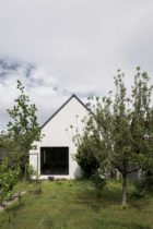 Martin Skocek, House V Slovakia, Vernacular Architecture, Photo Matej Hakar | Yellowtrace