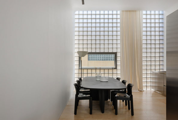 Brad Swartz Architects Henry Wilson Collaboration Laneway Glass House Sydney Residential Yellowtrace