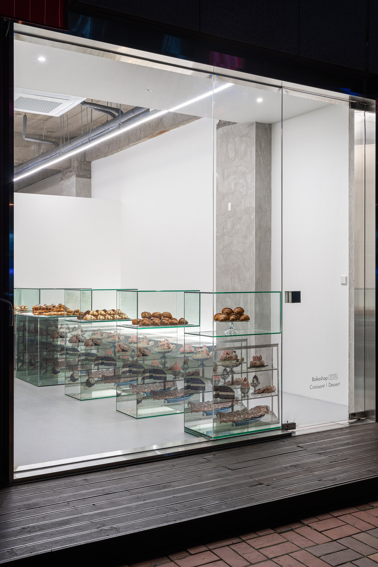 Kyeokyeoi (KK2) Bakery in Seoul by Workment | Yellowtrace