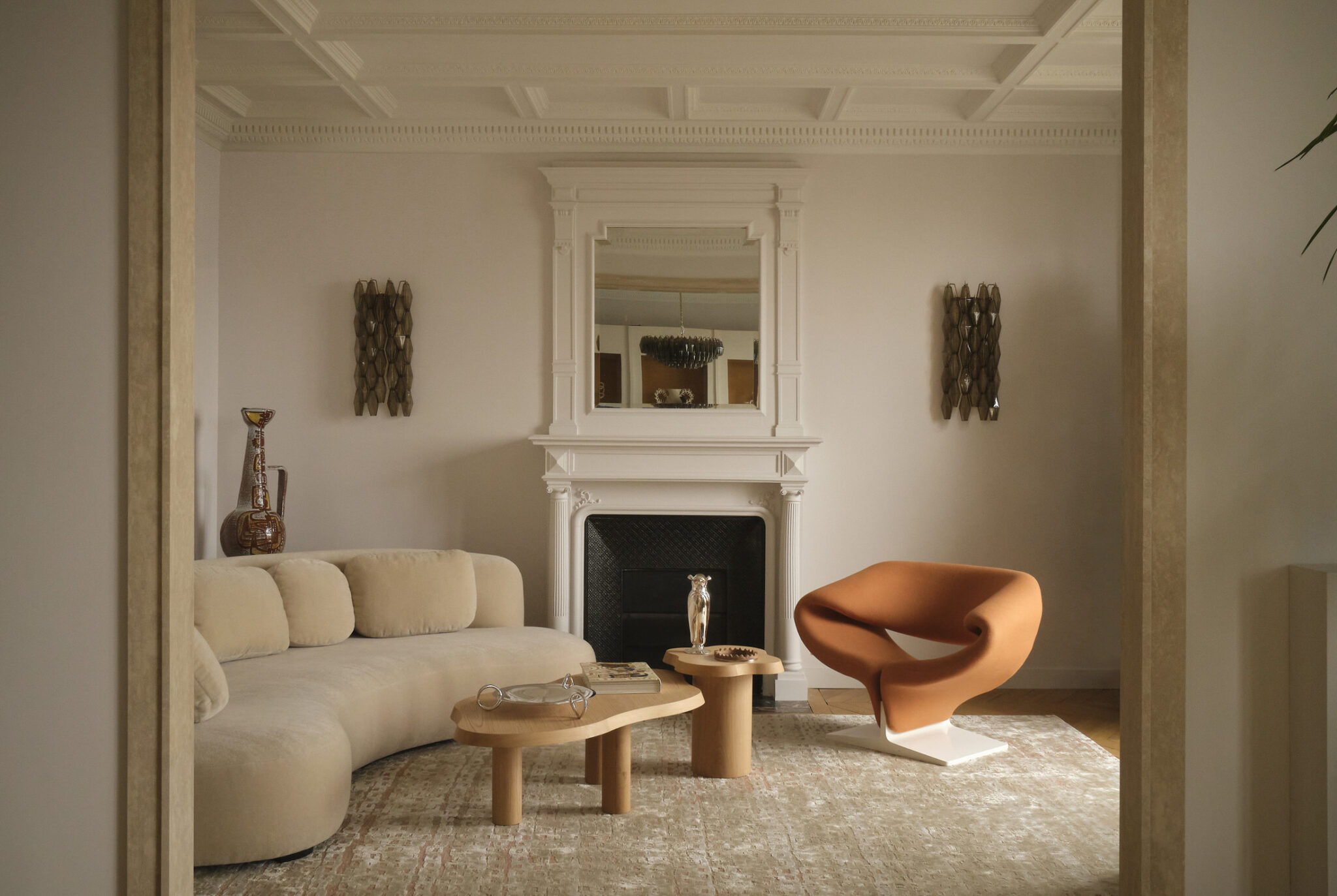 A Coffee-coloured Apartment by Hauvette & Madani | Yellowtrace