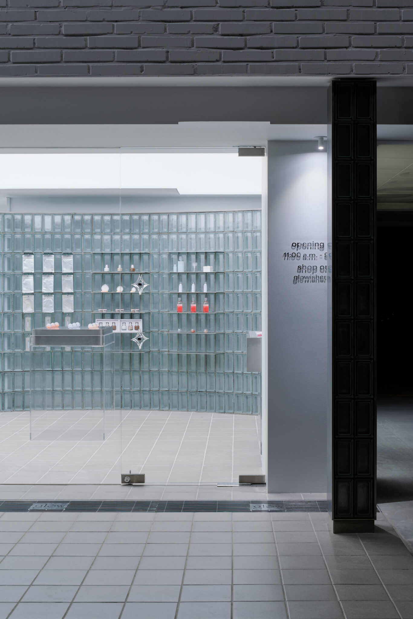 A Crystalline Retail Experience in Seoul by Indiesalon | Yellowtrace