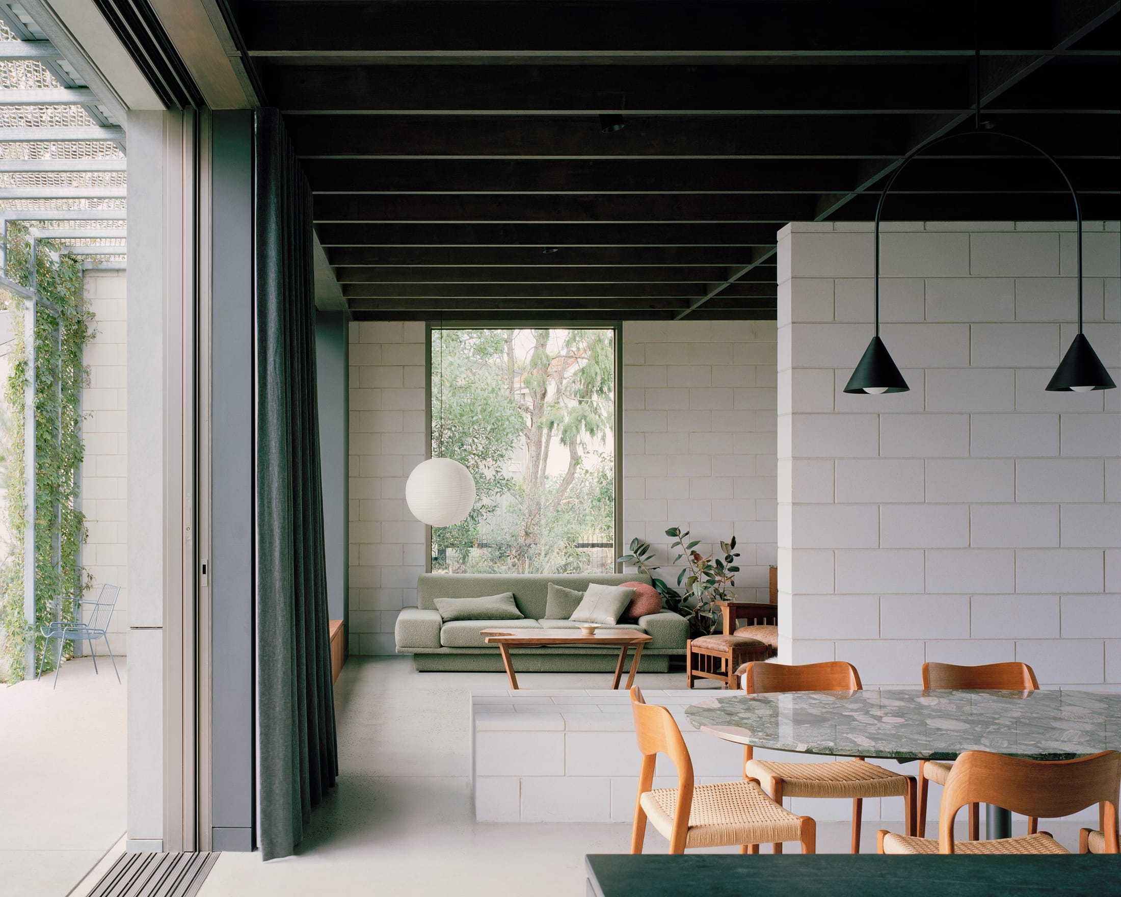 Yellowtrace Houses Awards 2025 New House Over 200sqm Hedge And Arbour House Studio Bright Photo Rory Gardiner 15 Opt80
