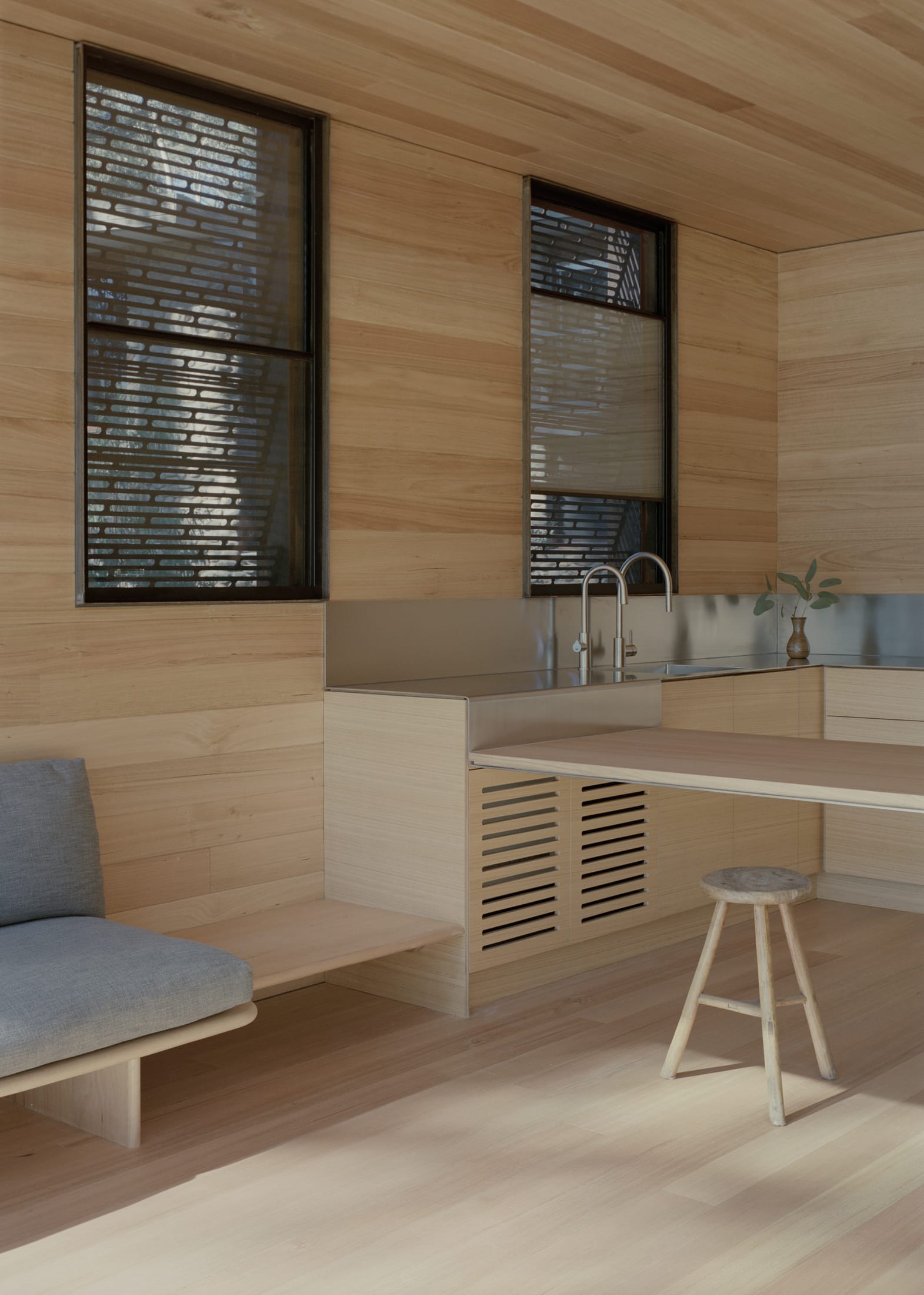 Yellowtrace Houses Awards 2025 New House Under 200sqm Sawmill Treehouse Robbie Walker Photo Tasha Tylee 05 Opt80