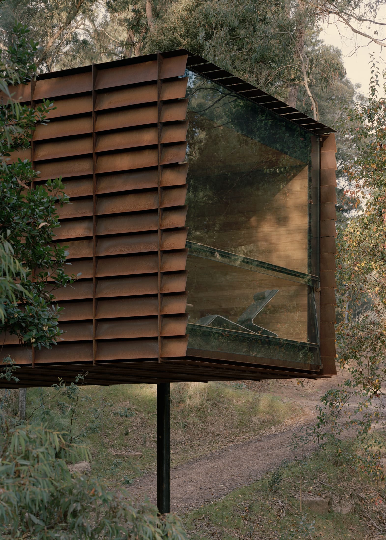 Yellowtrace Houses Awards 2025 New House Under 200sqm Sawmill Treehouse Robbie Walker Photo Tasha Tylee 06 Opt80