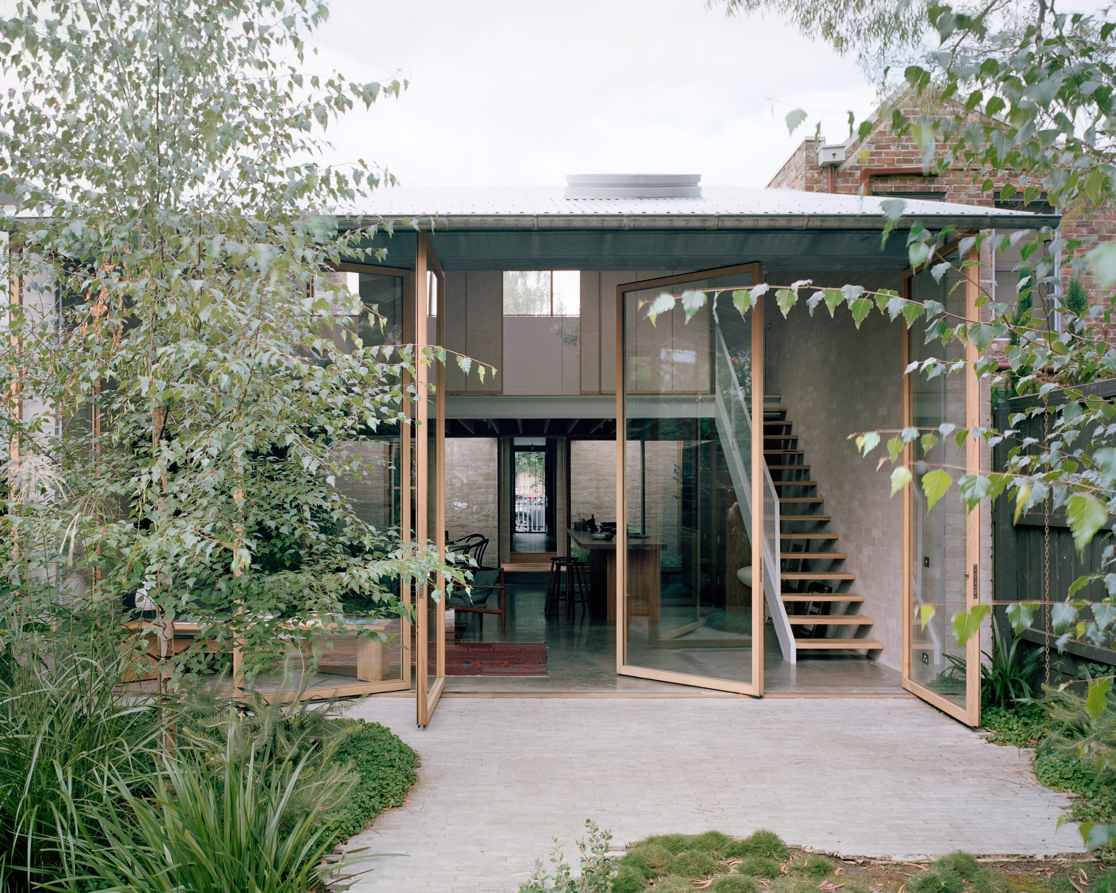 Yellowtrace Houses Awards 2025 House Alts And Adds Under 200sqm Carlton Cottage Lovell Burton Architecture Photo Rory Gardiner 10 Opt80