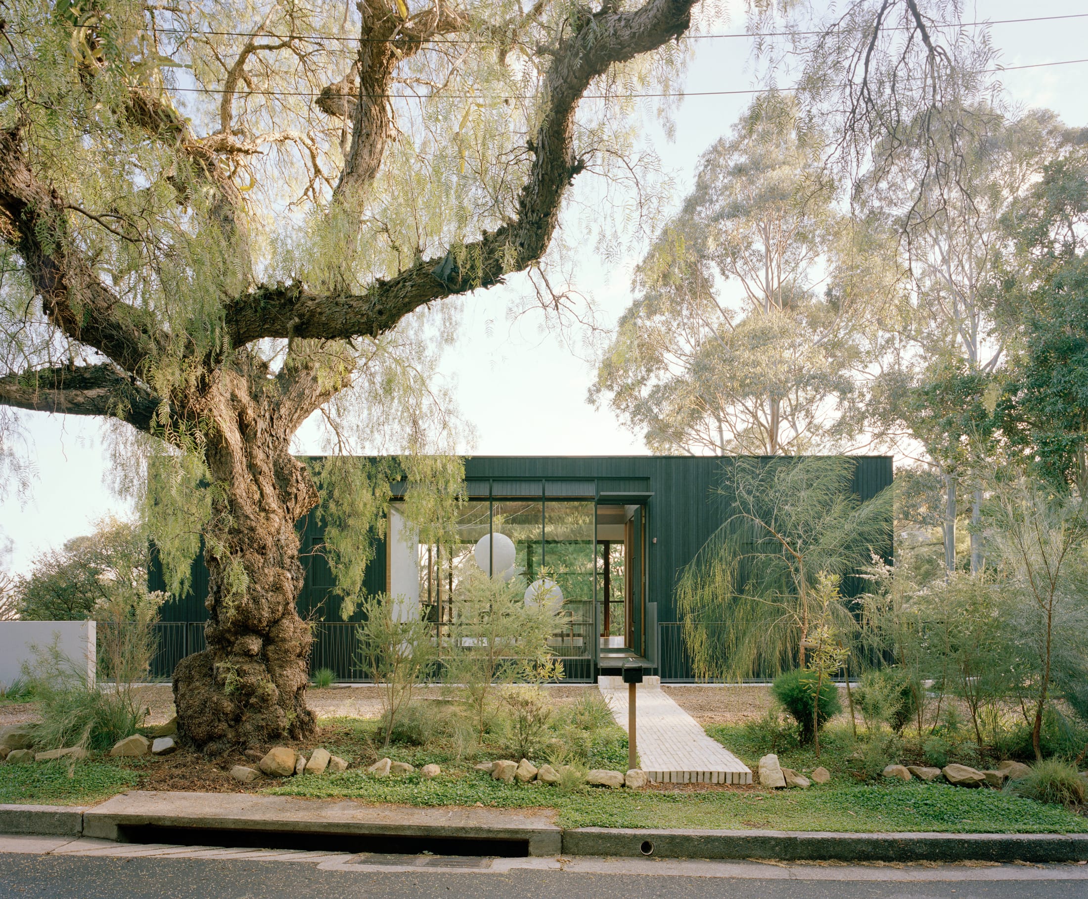 Yellowtrace Houses Awards 2025 House Alts And Adds Over 200 Sqm Cloaked House Trias Photo Clinton Weaver 06 Opt80