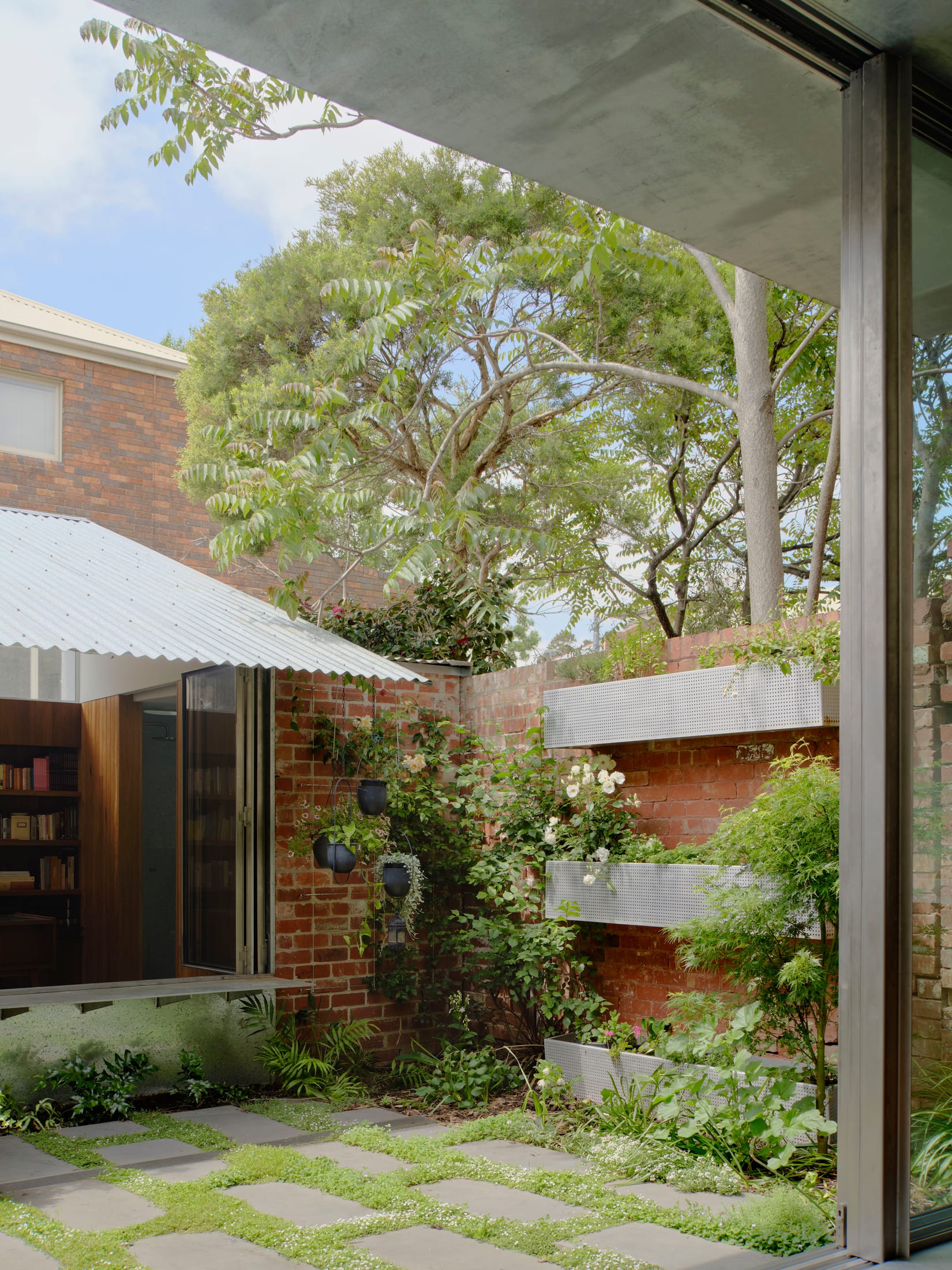 Yellowtrace Houses Awards 2025 House In A Heritage Context Mess Hall Architecture Architecture Photo Tom Ross 06 Opt80
