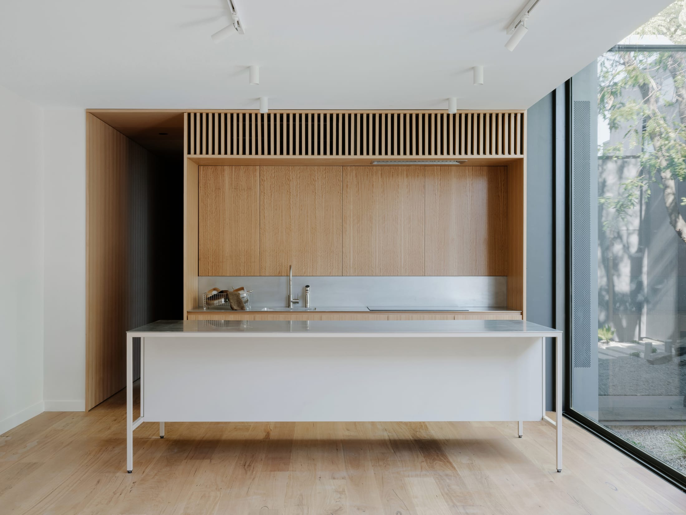 Yellowtrace Highres Image 10 6x0nfpqlk2l Bluestone House By Ellul Architecture Photography By Hamish Mcintosh 01 Opt80