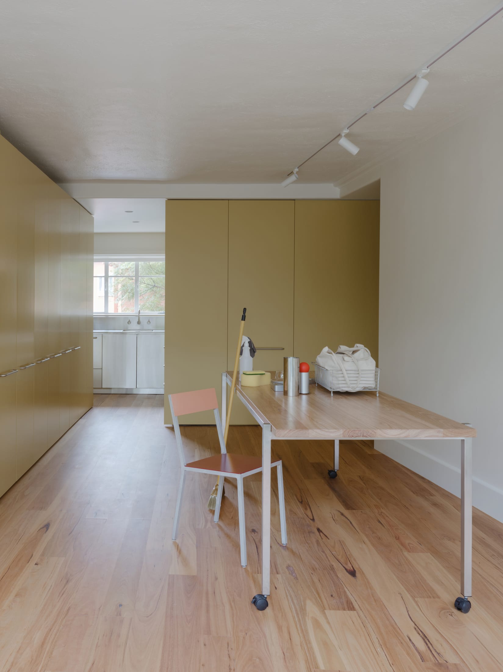 Yellowtrace Highres Image 2 781oc45vrqo Caringal A Flat For An Artist By Ellul Architecture Photography By Hamish Mcintosh 04 Opt80