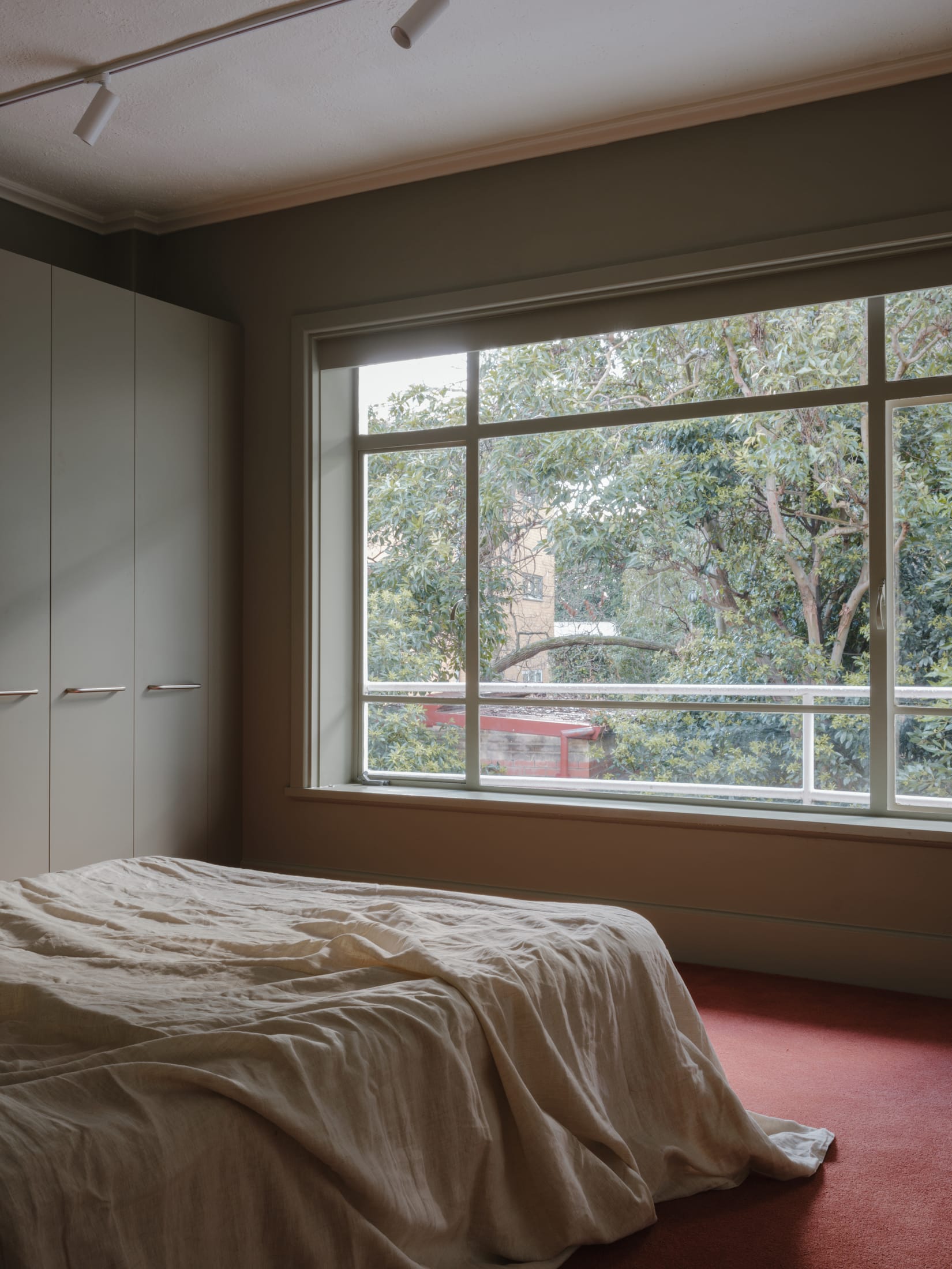 Yellowtrace Highres Image 6 781oc45vrqo Caringal A Flat For An Artist By Ellul Architecture Photography By Hamish Mcintosh 08 Opt80