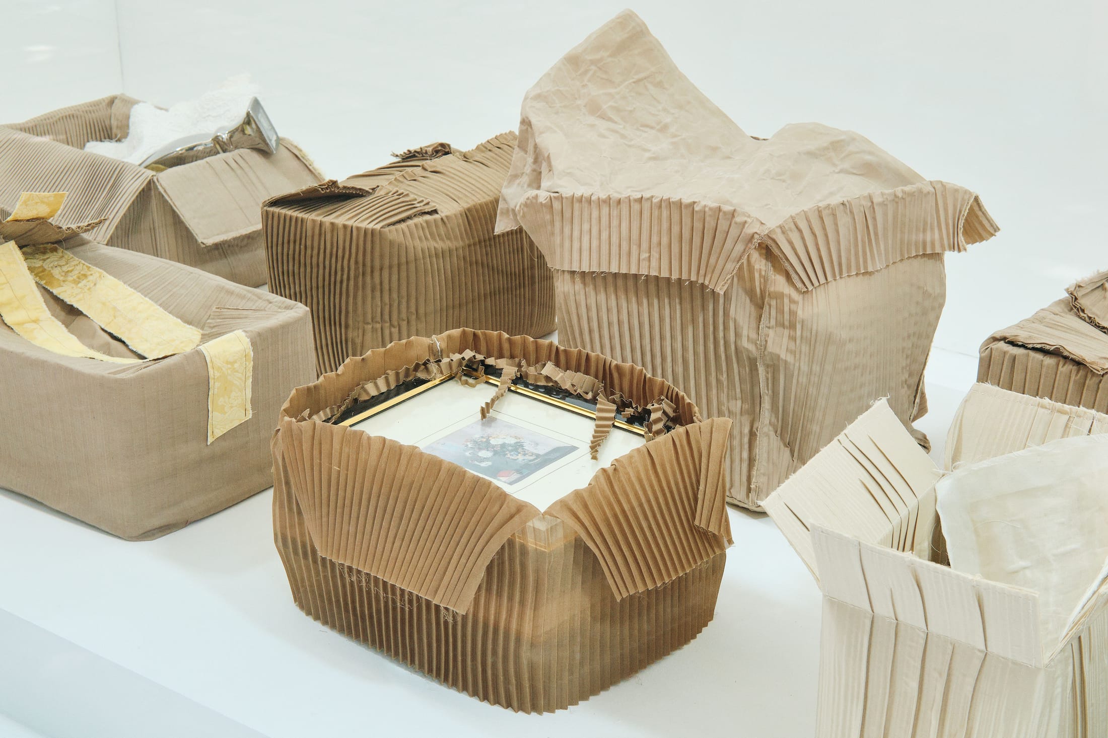 Yellowtrace Joly Studio Design Parade Toulon Etat Des Lieux Vitrine Photo Luc Bertrand 12 Opt80