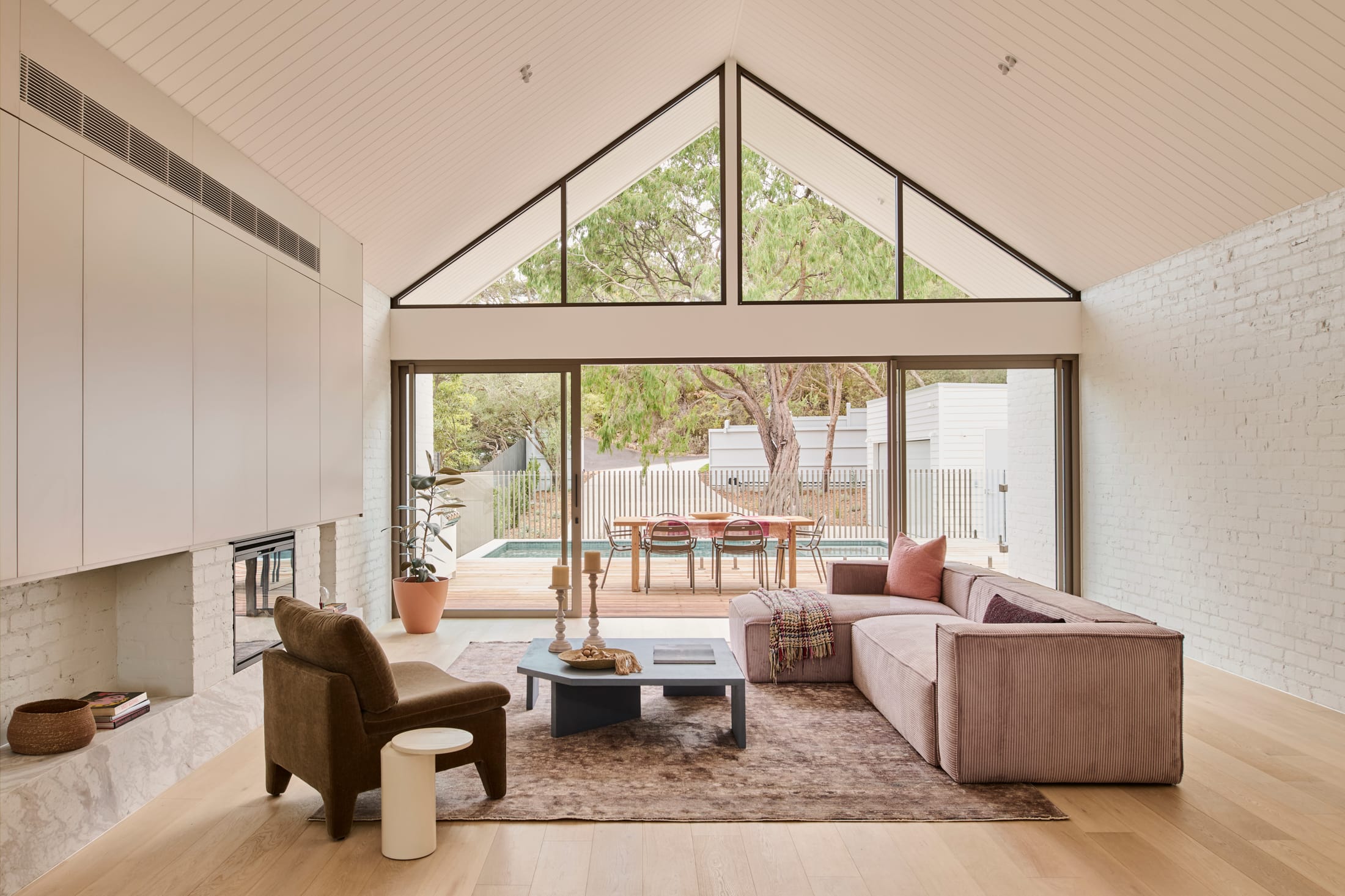 Yellowtrace Esculturaryehousebynitsoumoes1 18 Opt80