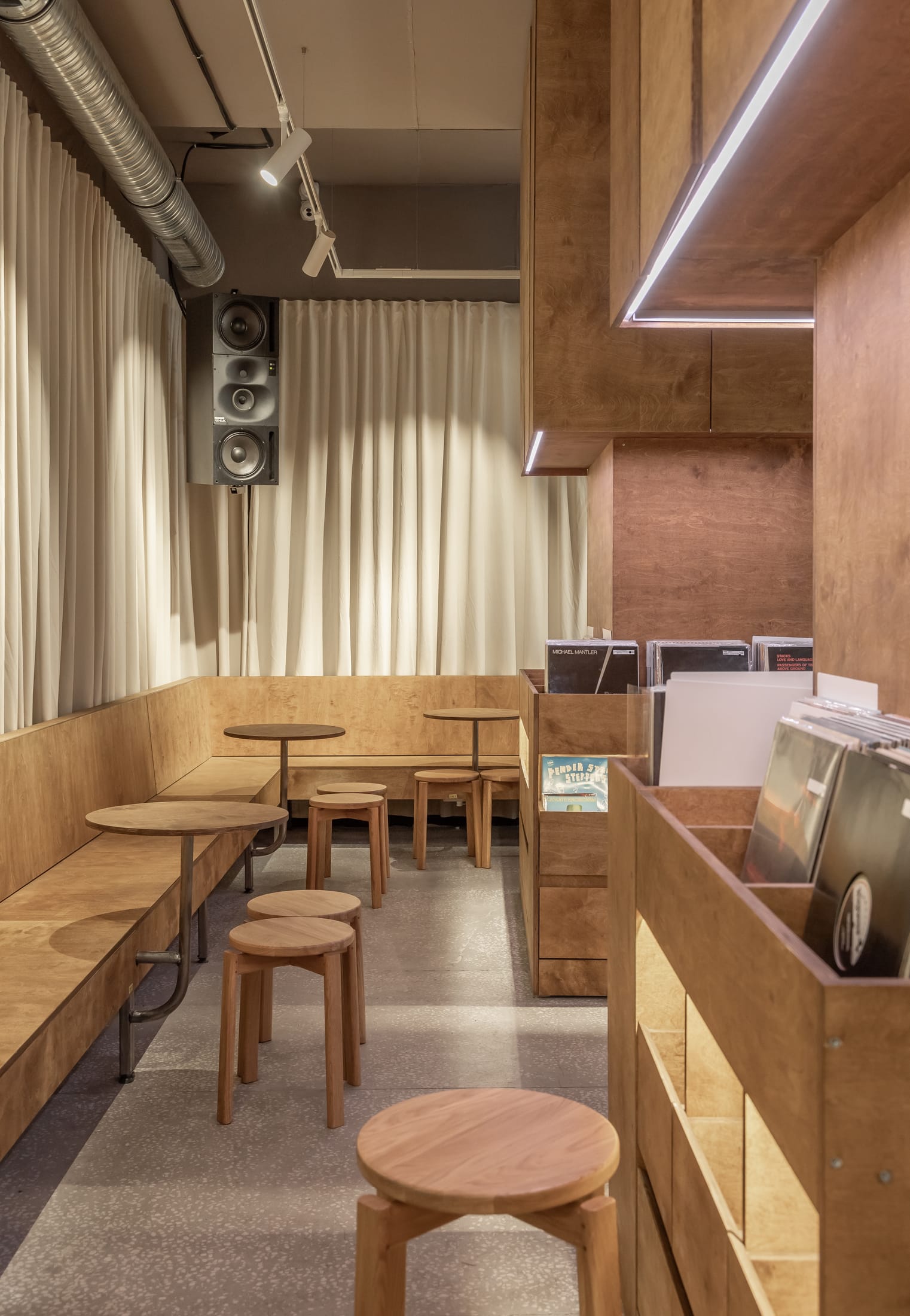 Yellowtrace Anda Zota Bar Ton Listening Bar Bucharest Photo Vlad Patru 12