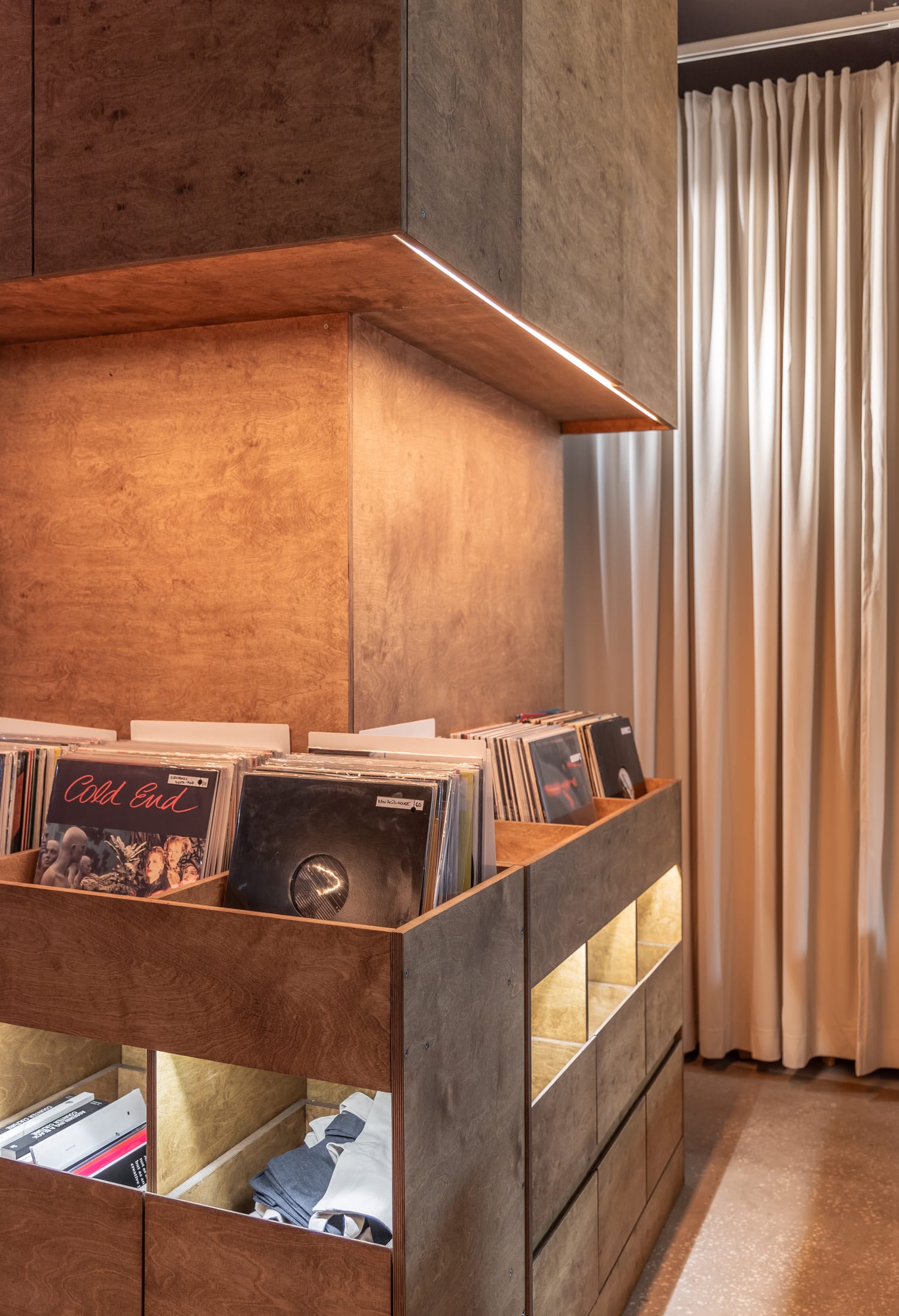 Yellowtrace Anda Zota Bar Ton Listening Bar Bucharest Photo Vlad Patru 14