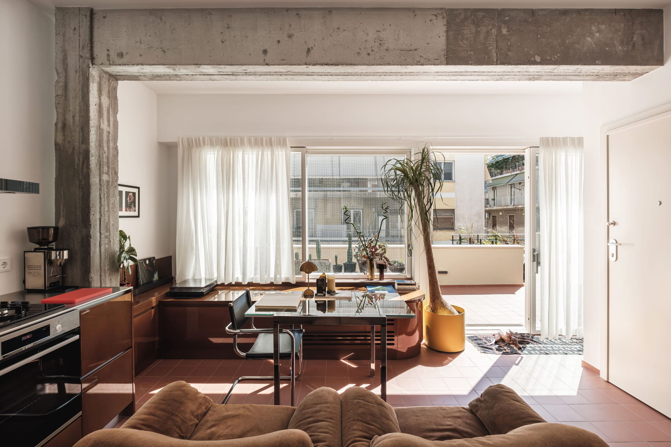 Yellowtrace Lara Vartzioti Xt97 Interwar Modern Athens Apartment Photo Dimitris Kleanthis 13 Opt80