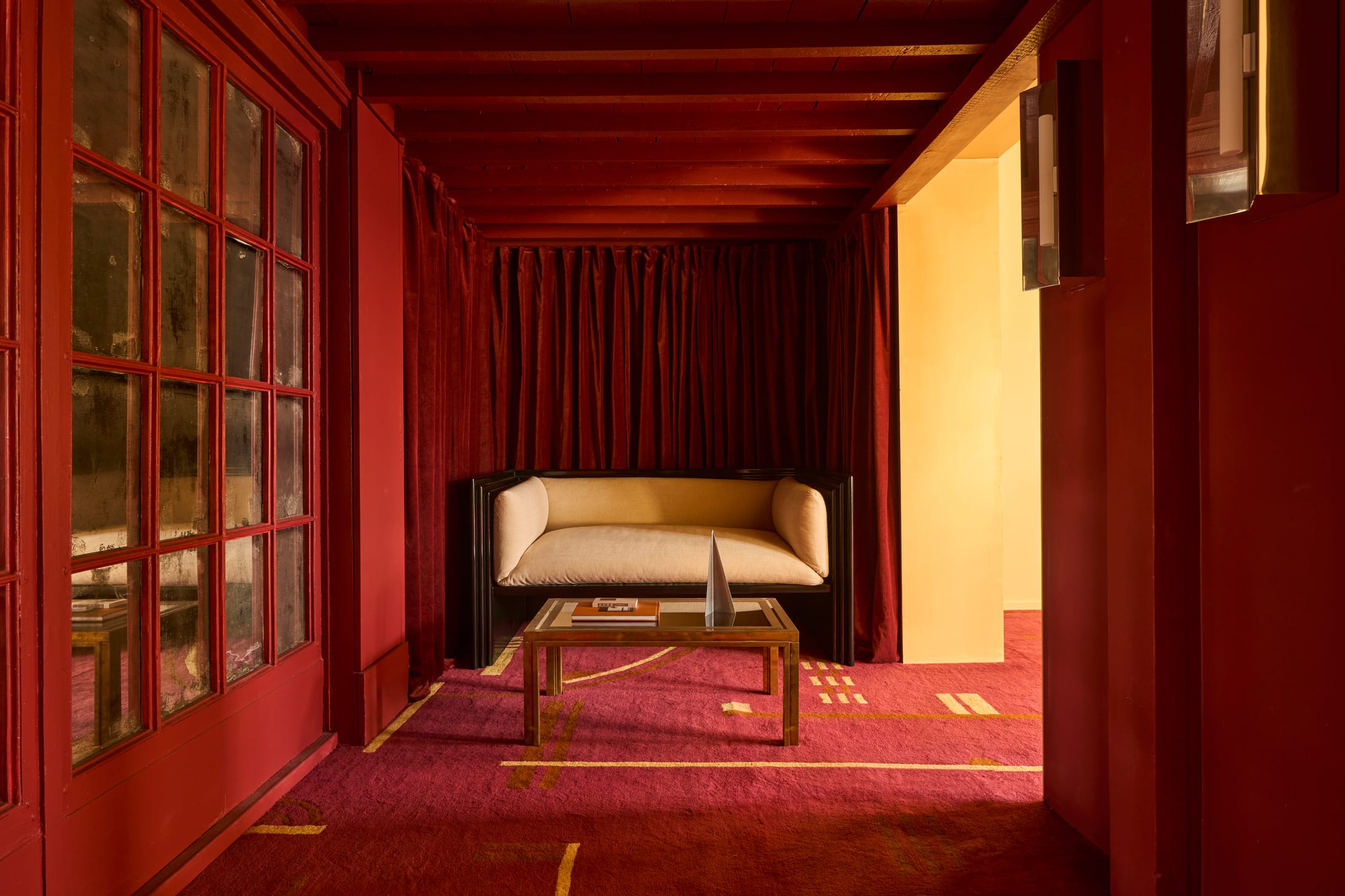 Yellowtrace Cleophee Poli Curatorial Showroom Paul Bert Serpette Paris Photo Alexandre Tabaste 06 Opt80