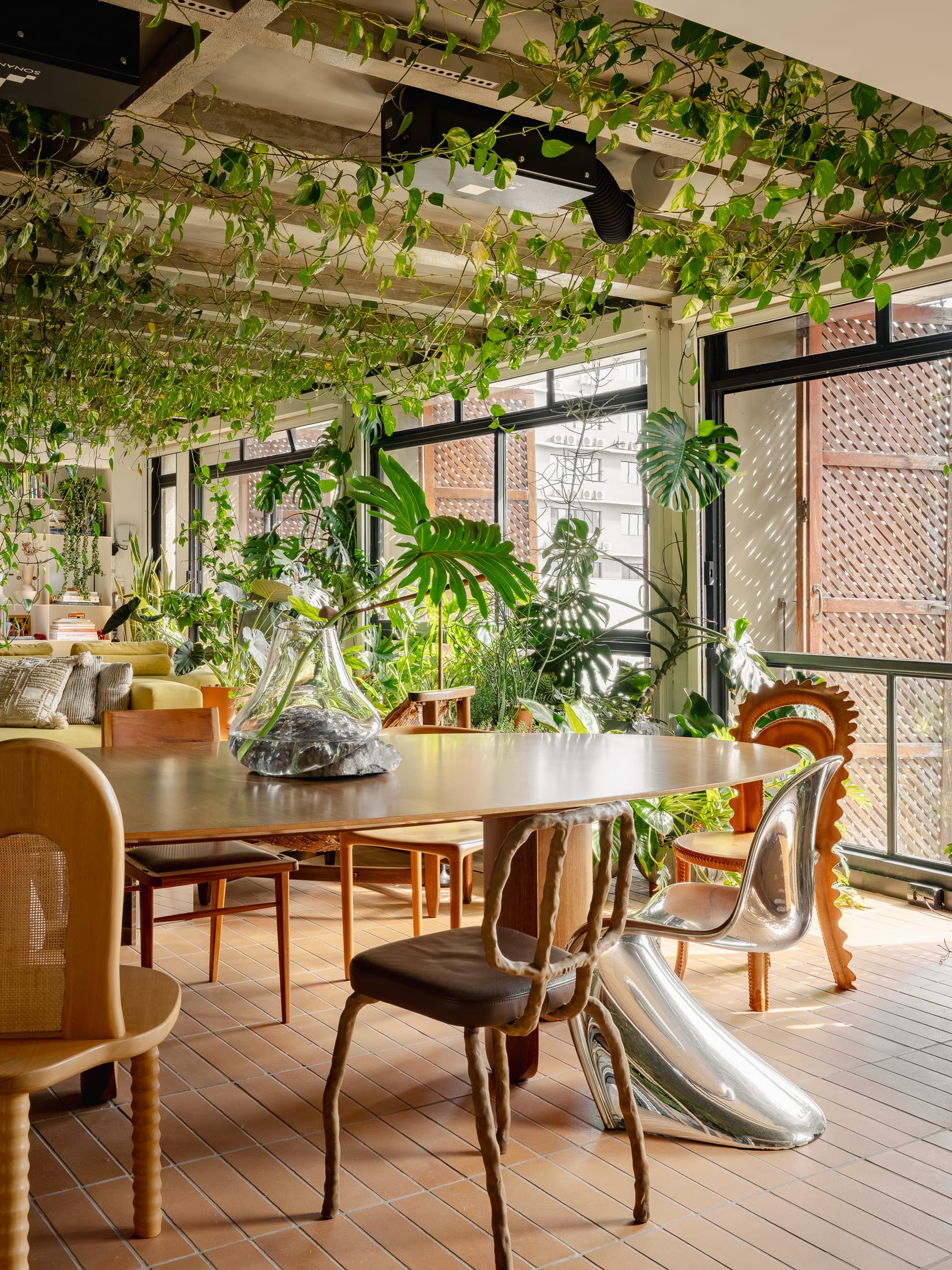 Yellowtrace Estudio Guto Requena The Varanda Apartment Sao Paulo Photo Manuel Sa 02 Opt80