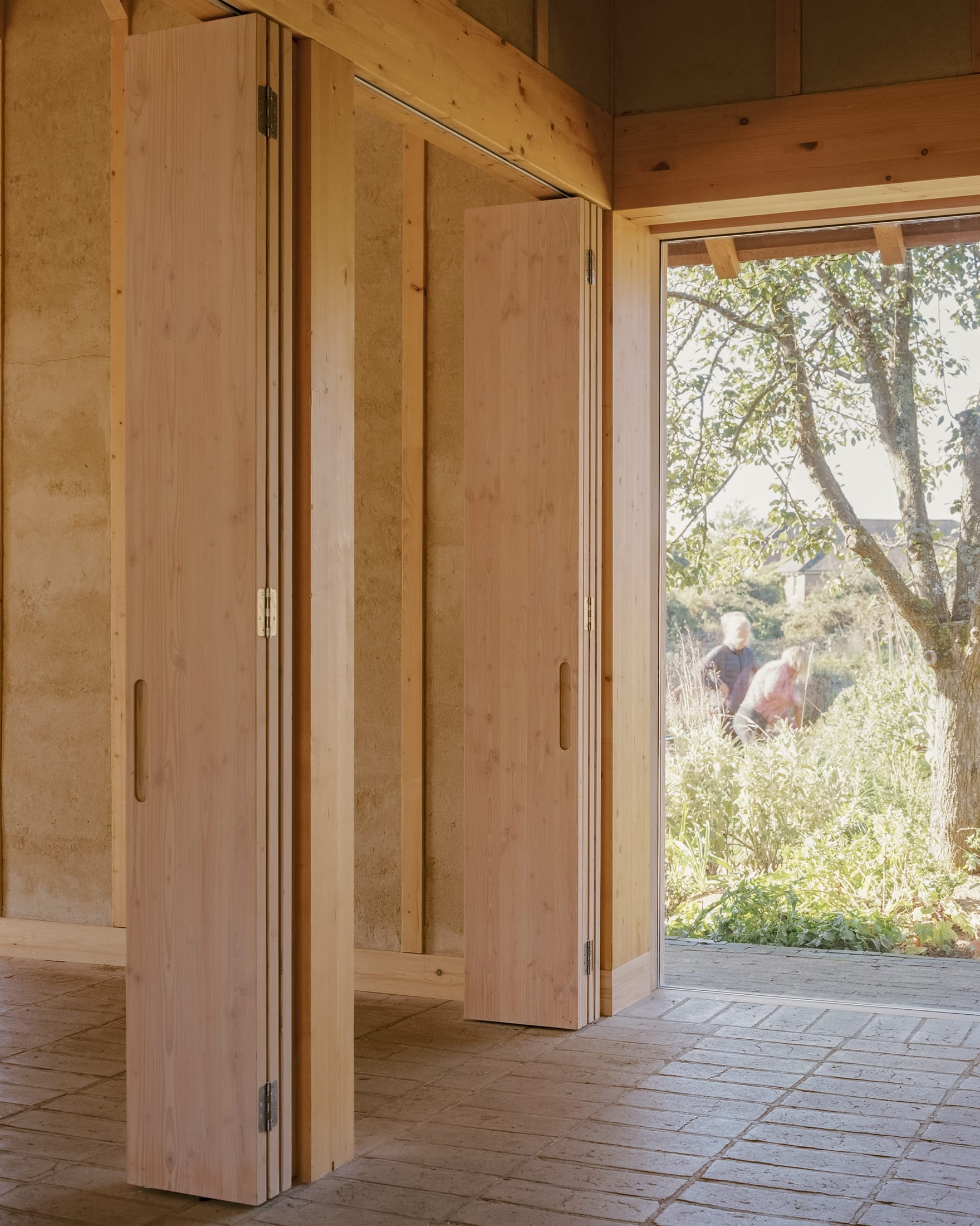 Yellowtrace Okra The Apple House Materially Innovative Education And Wellbeing Hub Set In Previously Neglected Orchard Photo Nick Dearden 13 Opt80