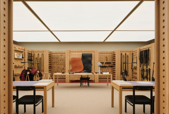 Yellowtrace David Nicolas Adrea Library Saddle Workshop Abu Dhabi