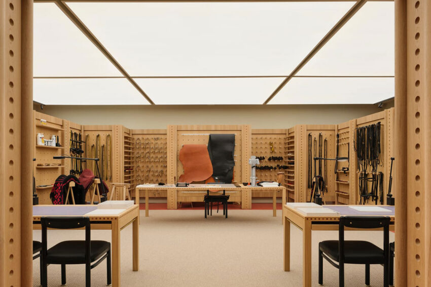 Yellowtrace David Nicolas Adrea Library Saddle Workshop Abu Dhabi