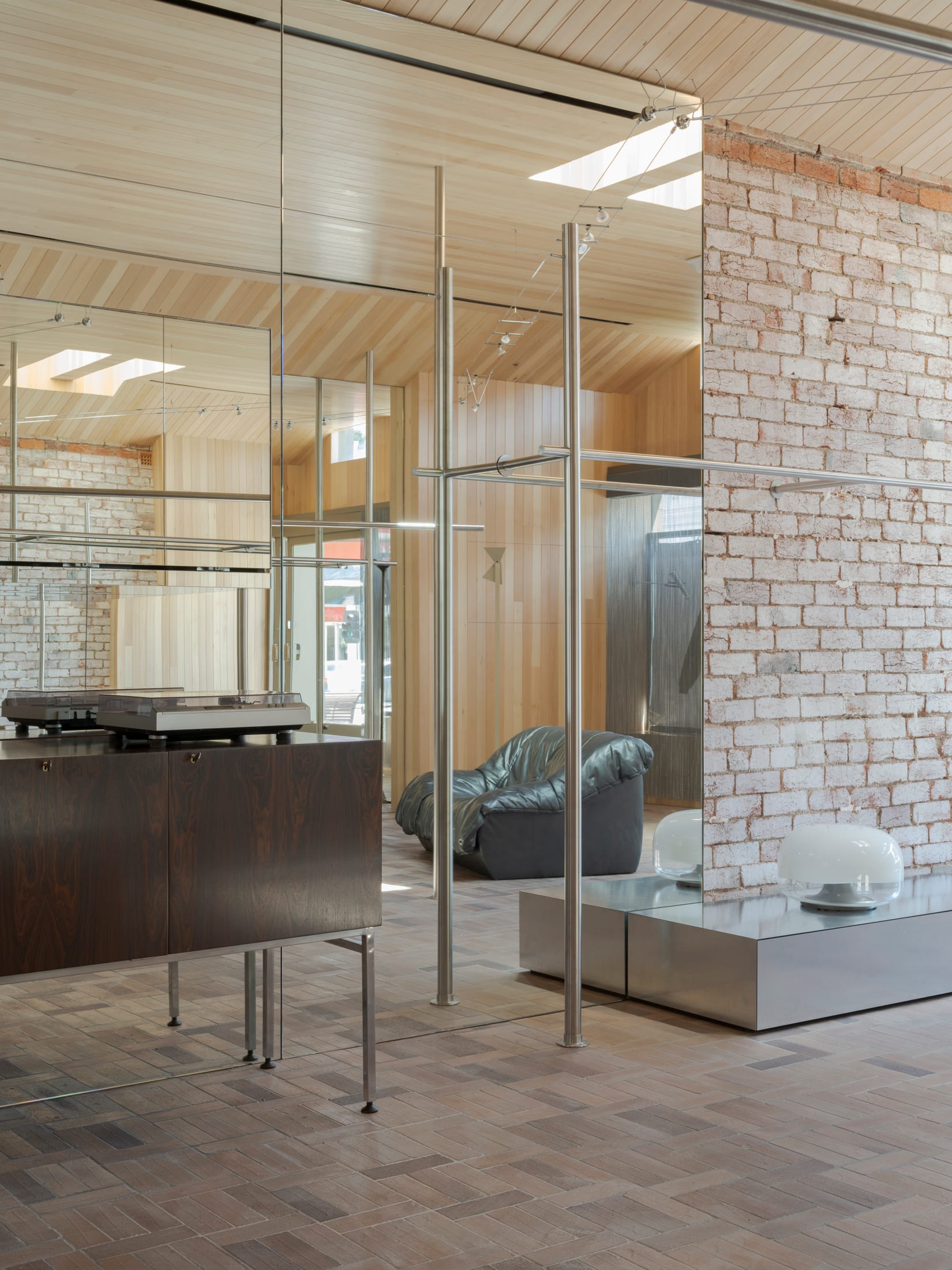 Yellowtrace Ap Design House Henne Armadale Melbourne Fashion Retail Photo Tom Ferguson 02 Opt80