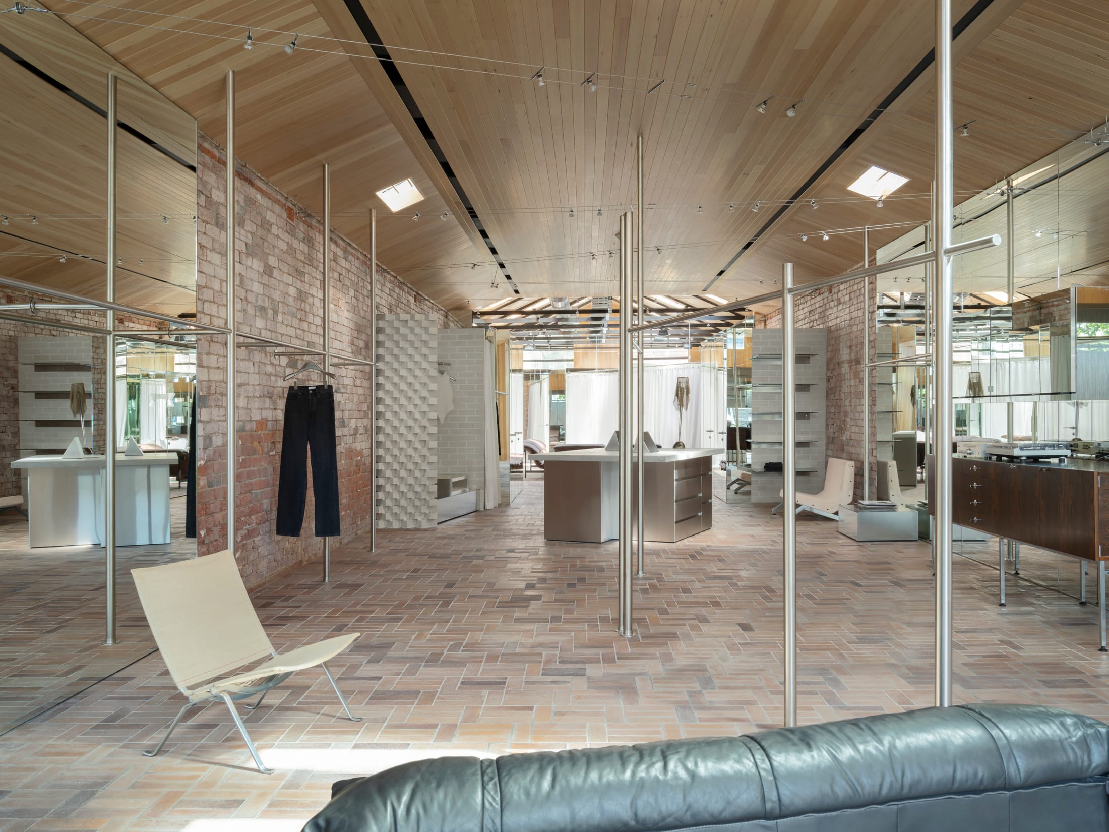 Yellowtrace Ap Design House Henne Armadale Melbourne Fashion Retail Photo Tom Ferguson 04 Opt80