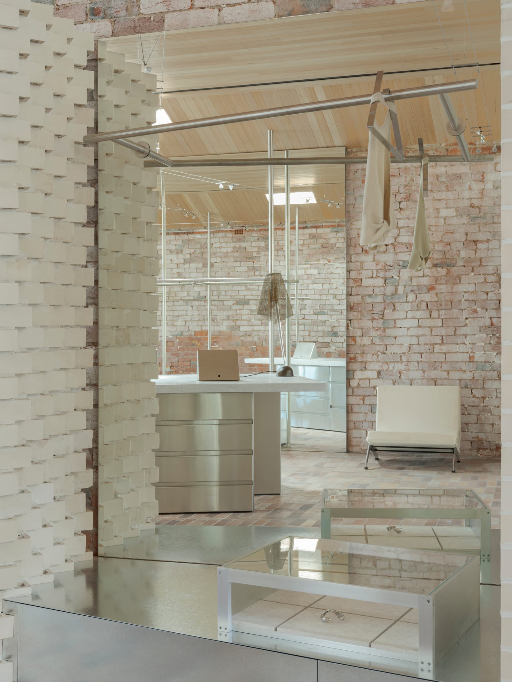 Yellowtrace Ap Design House Henne Armadale Melbourne Fashion Retail Photo Tom Ferguson 06 Opt80