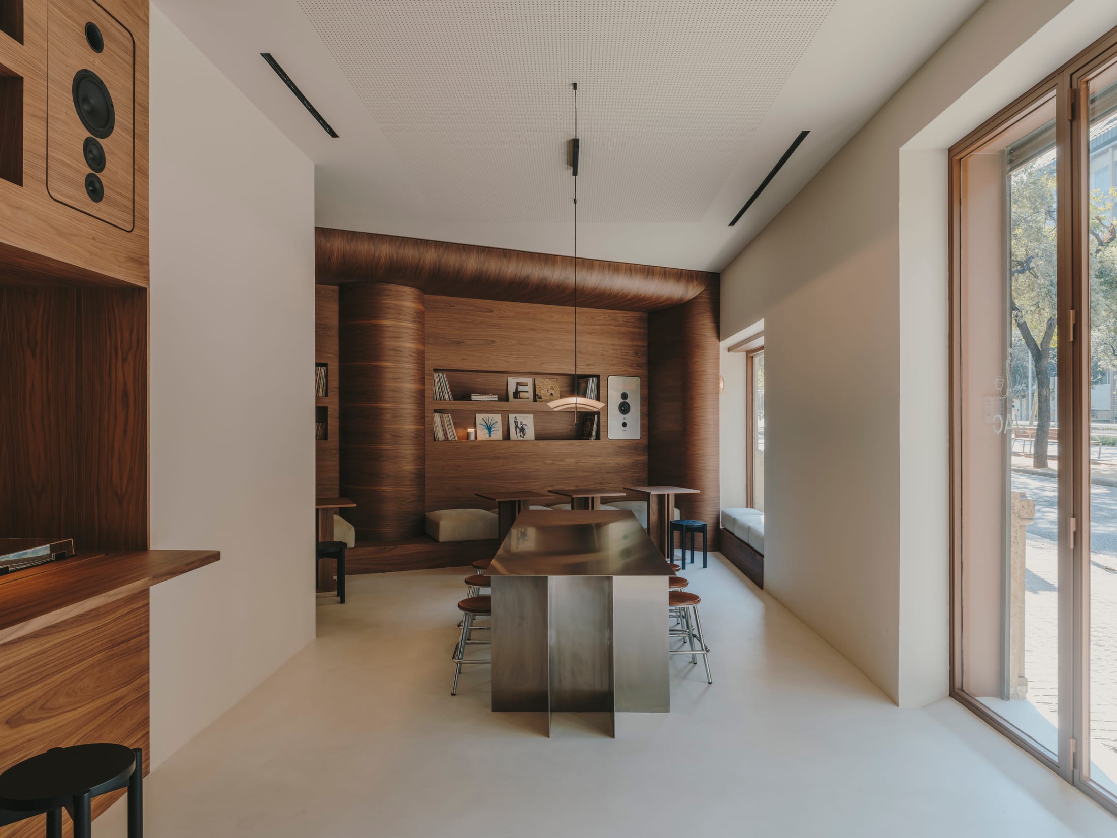 Yellowtrace Isern Serra Jac Hifi Cafe Barcelona Listening Bar Photo Salva Lopez 02 Opt80