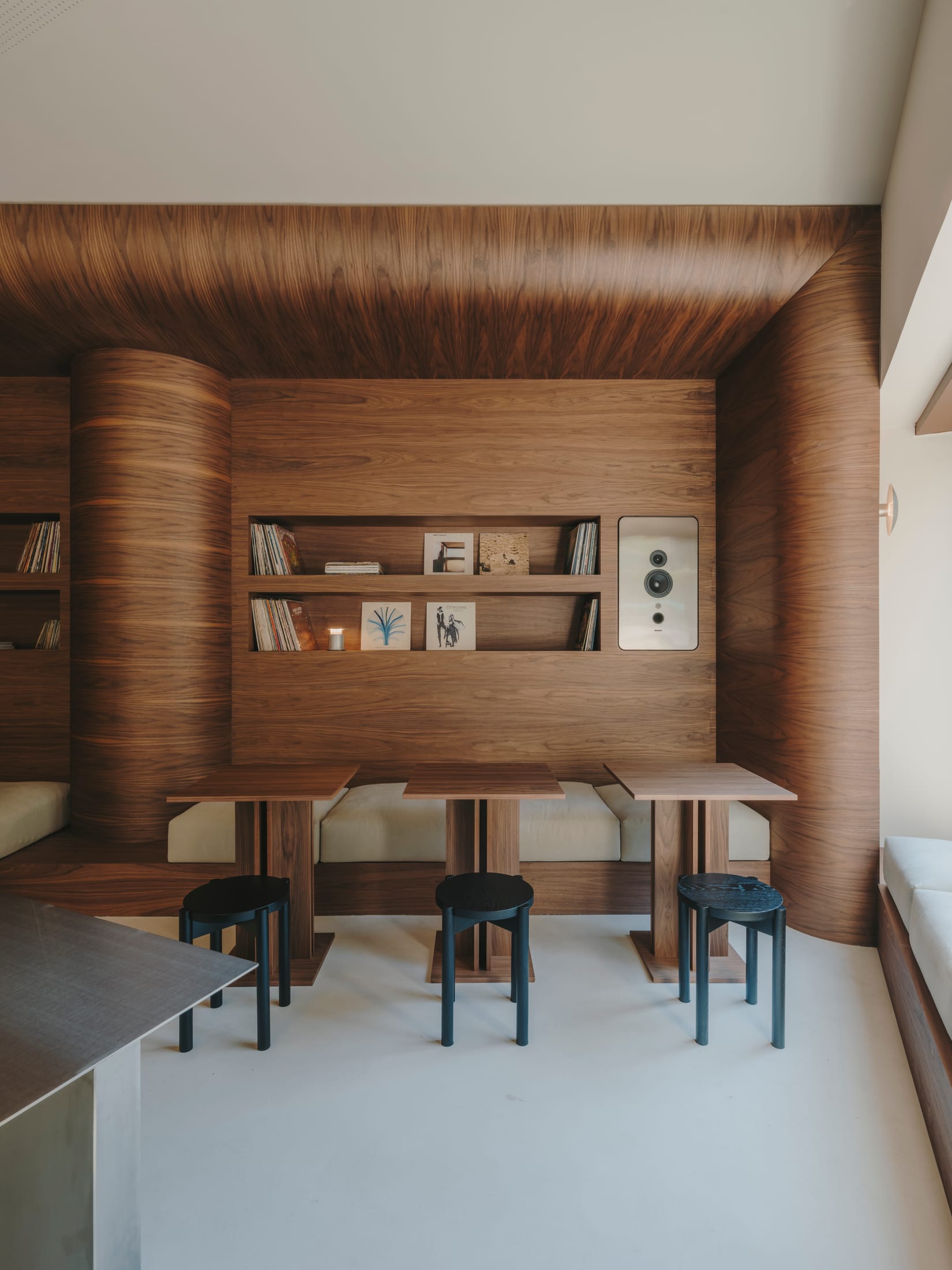 Yellowtrace Isern Serra Jac Hifi Cafe Barcelona Listening Bar Photo Salva Lopez 05 Opt80