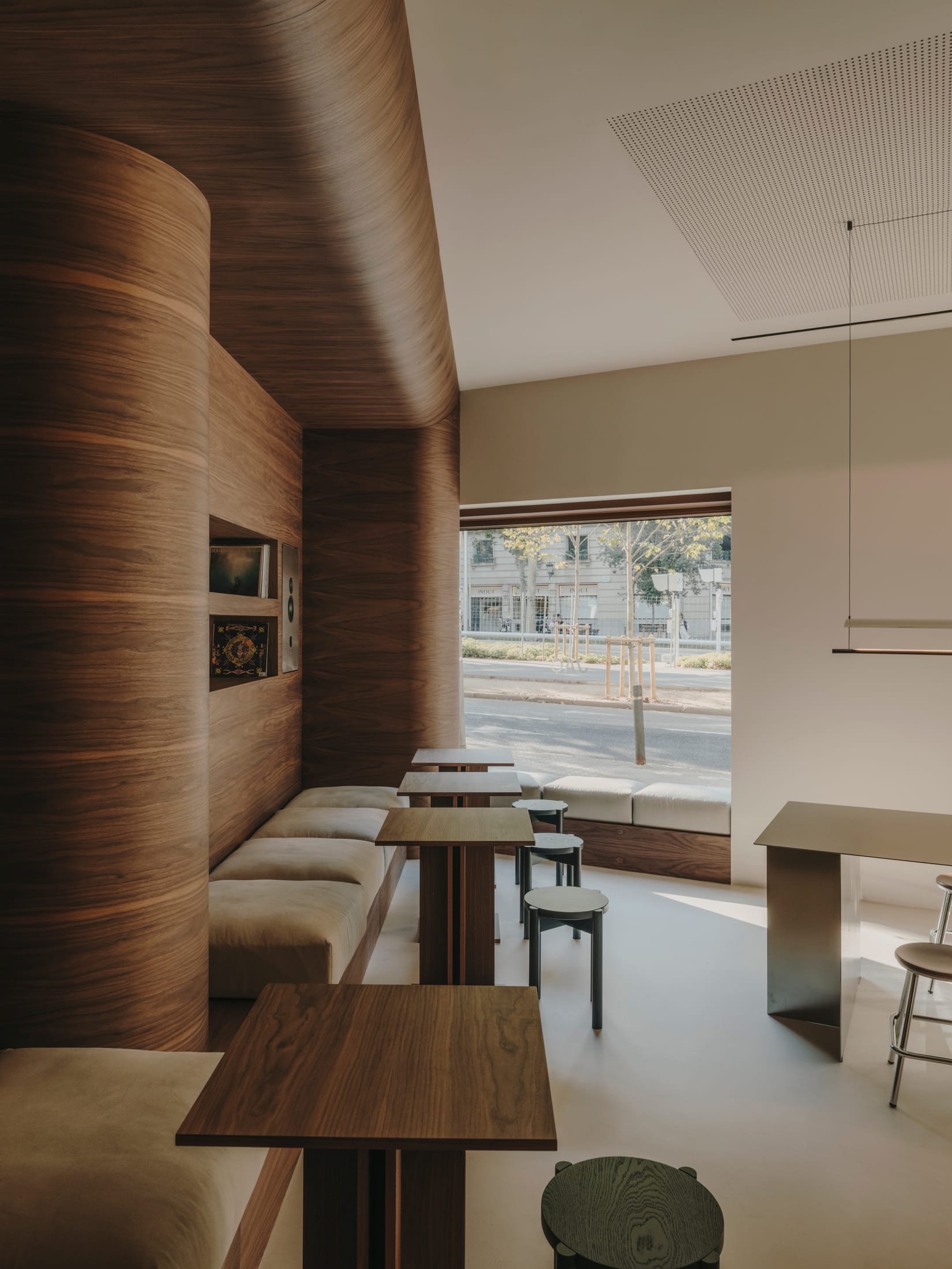 Yellowtrace Isern Serra Jac Hifi Cafe Barcelona Listening Bar Photo Salva Lopez 12 Opt80