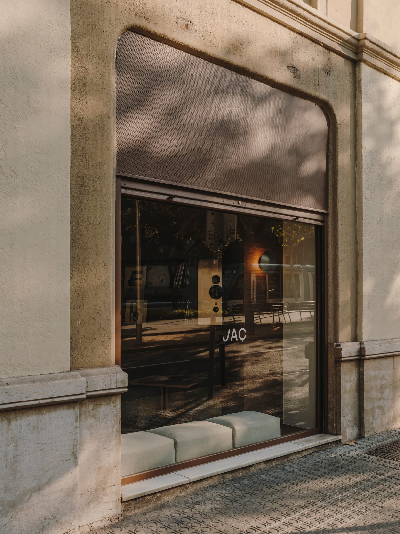 Yellowtrace Isern Serra Jac Hifi Cafe Barcelona Listening Bar Photo Salva Lopez 18 Opt80