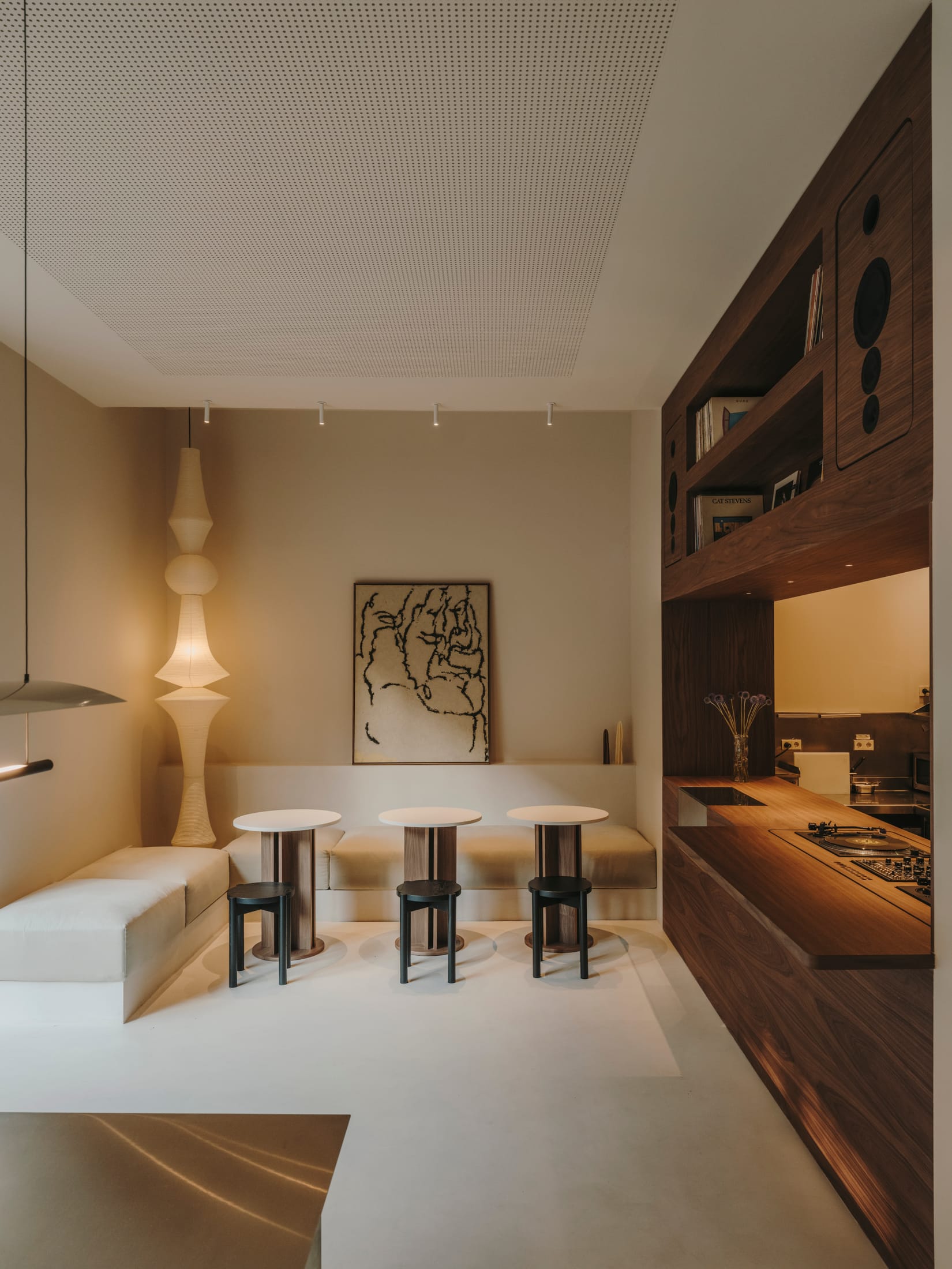 Yellowtrace Isern Serra Jac Hifi Cafe Barcelona Listening Bar Photo Salva Lopez 27 Opt80