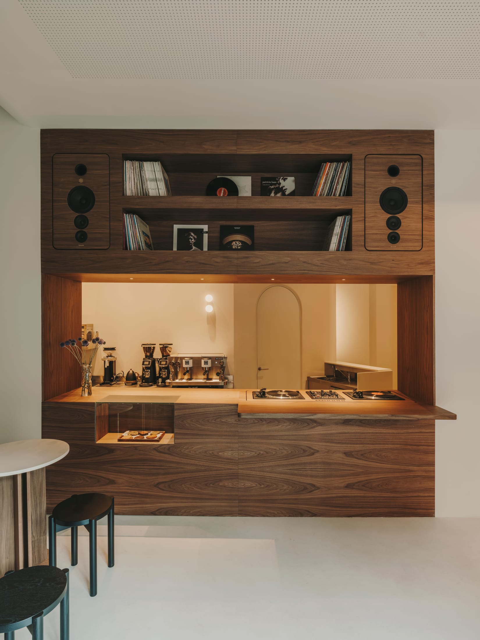 Yellowtrace Isern Serra Jac Hifi Cafe Barcelona Listening Bar Photo Salva Lopez 30 Opt80