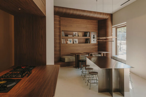 Yellowtrace Isern Serra Jac Hifi Cafe Barcelona Listening Bar