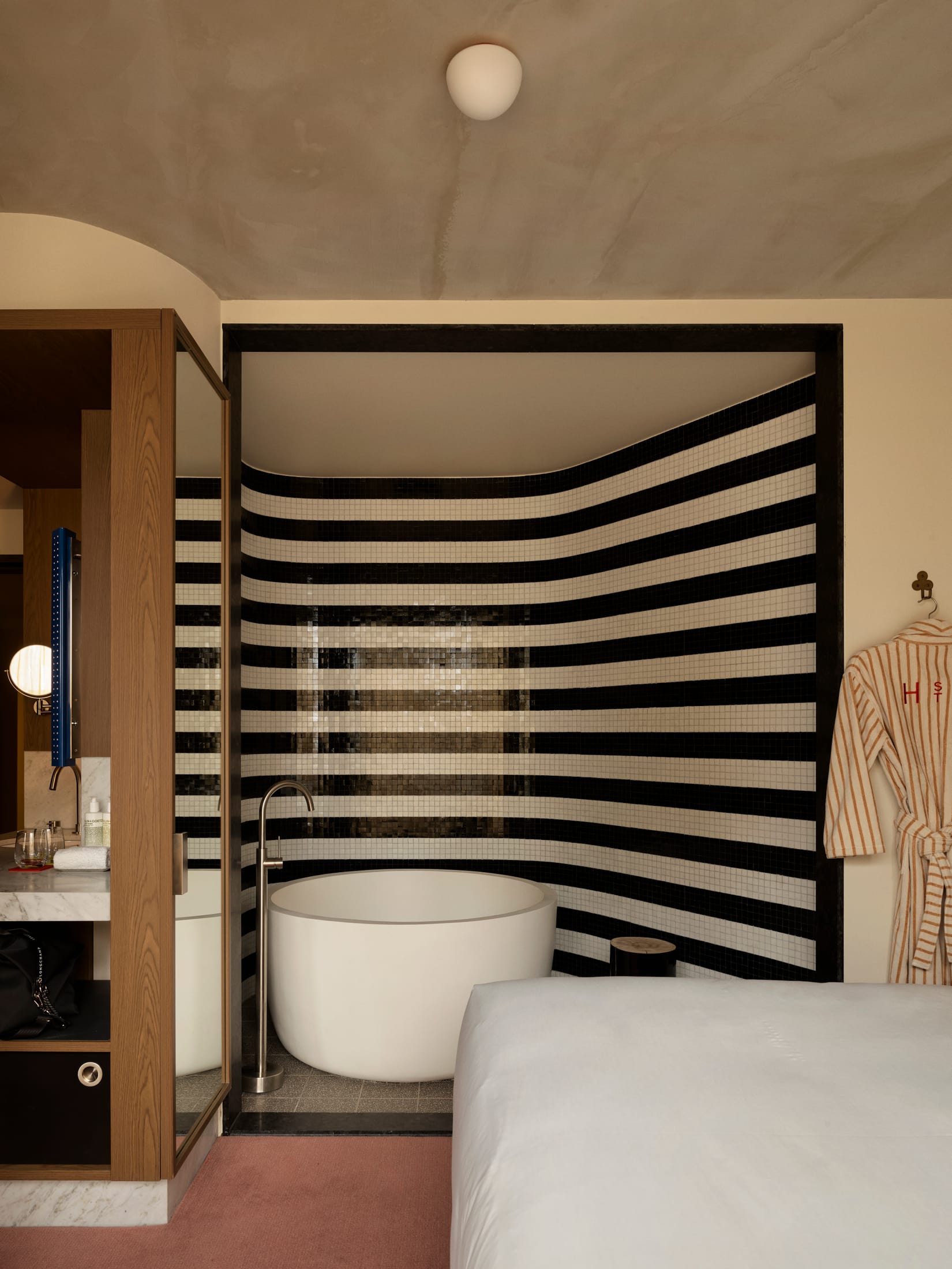 Yellowtrace Flack Studio Hannah St Melbourne Design Hotel 10 Opt80