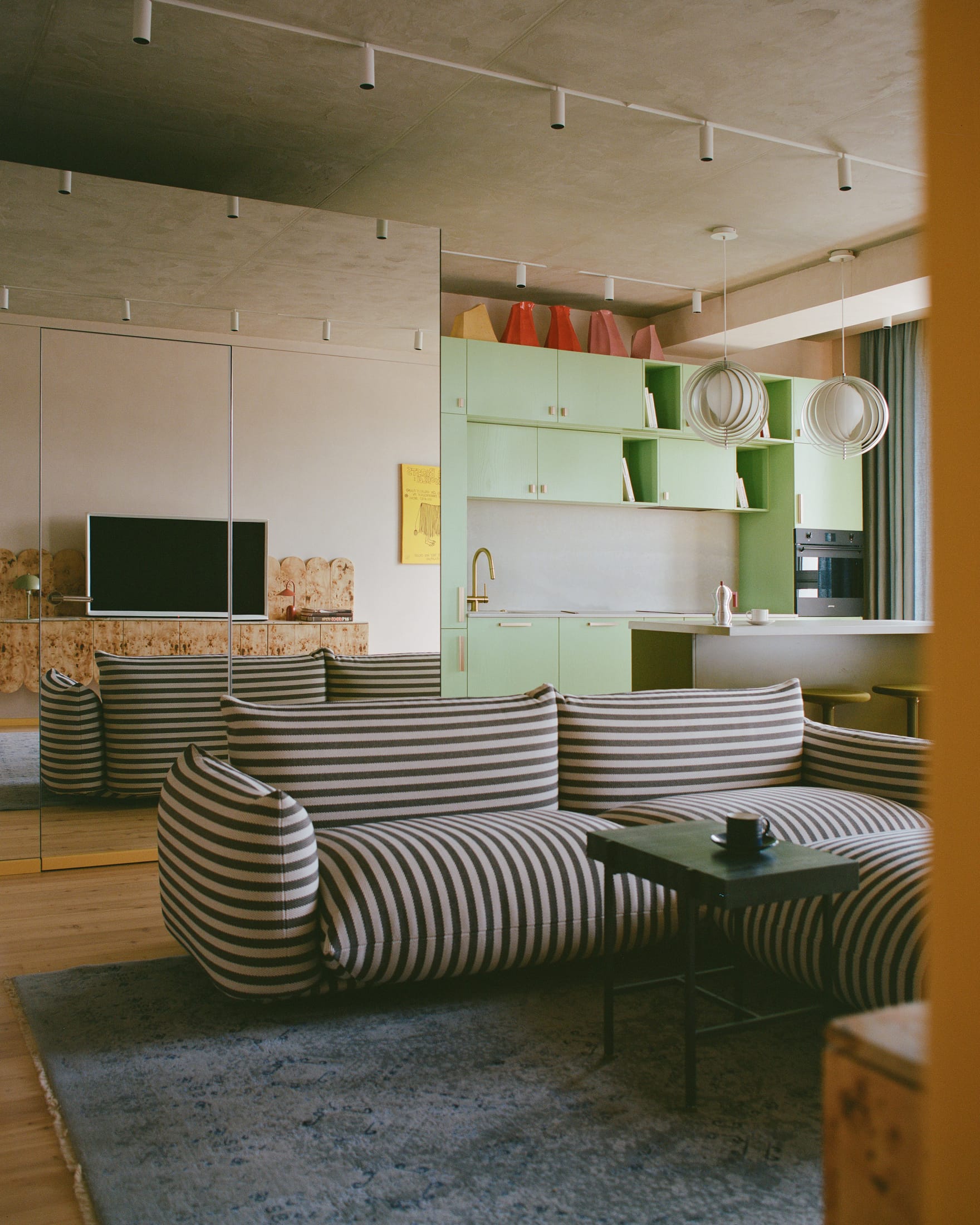 Yellowtrace Sdelaemremont Aristarkh Apartment Kazakhstan Photo Varvara Toplennikova 01 Opt80