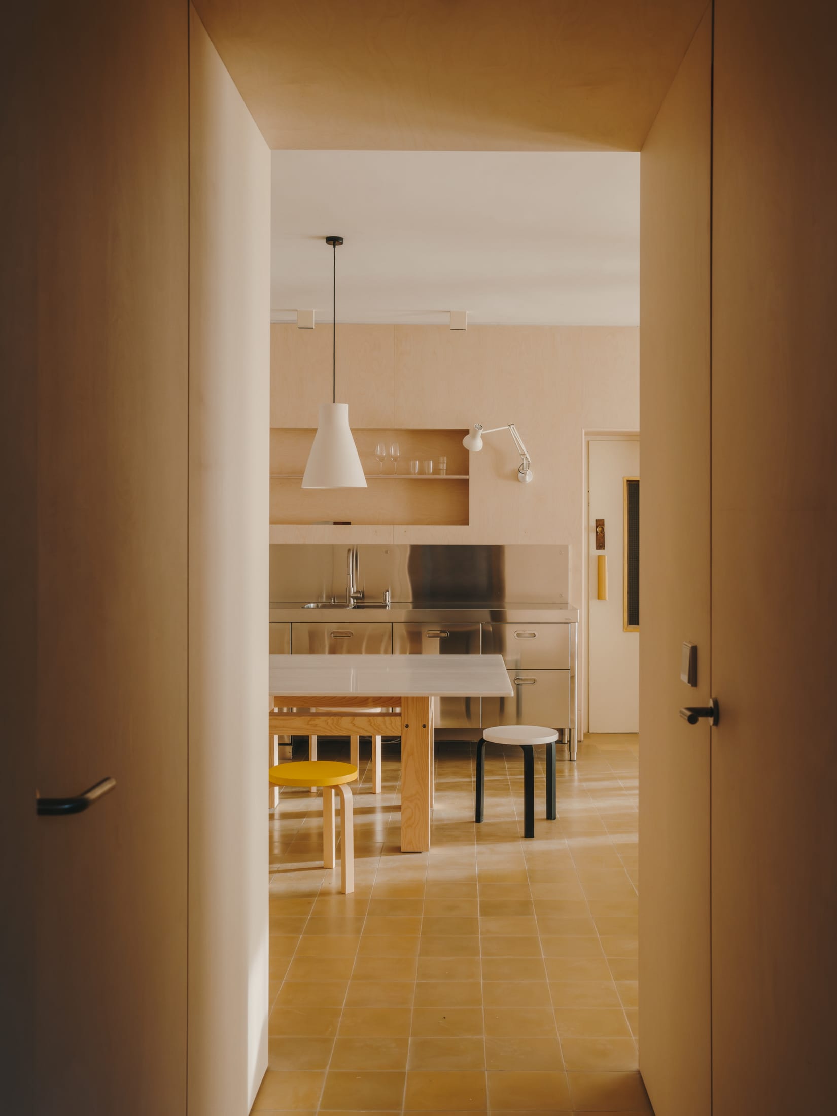 Yellowtrace Skye Maunsell Studio And Jordi Veciana Apt 21 Barcelona Home Photo Salva Lopez 14 Opt80