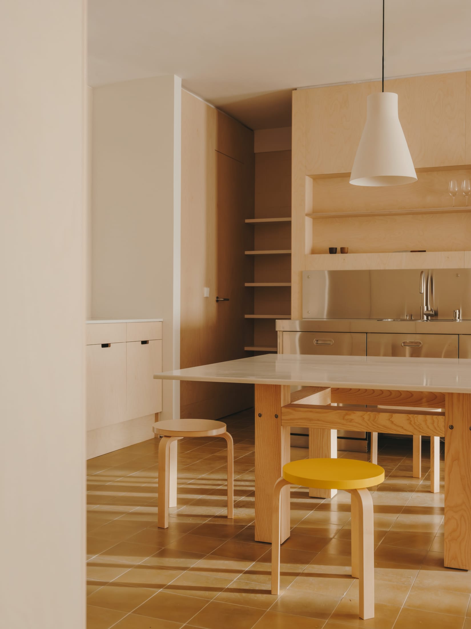 Yellowtrace Skye Maunsell Studio And Jordi Veciana Apt 21 Barcelona Home Photo Salva Lopez 15 Opt80